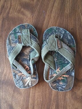 Realtree Baby/toddler Green Camo Flip Flop Sandals